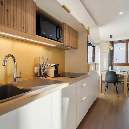 In-out, Heart Of Spacious Flat , Wifi A9 - Le Joker * 발토랑스